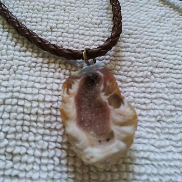 **SALE, SALE** Natural Light Brown & Gray Agate Necklace - Picture 3 of 12